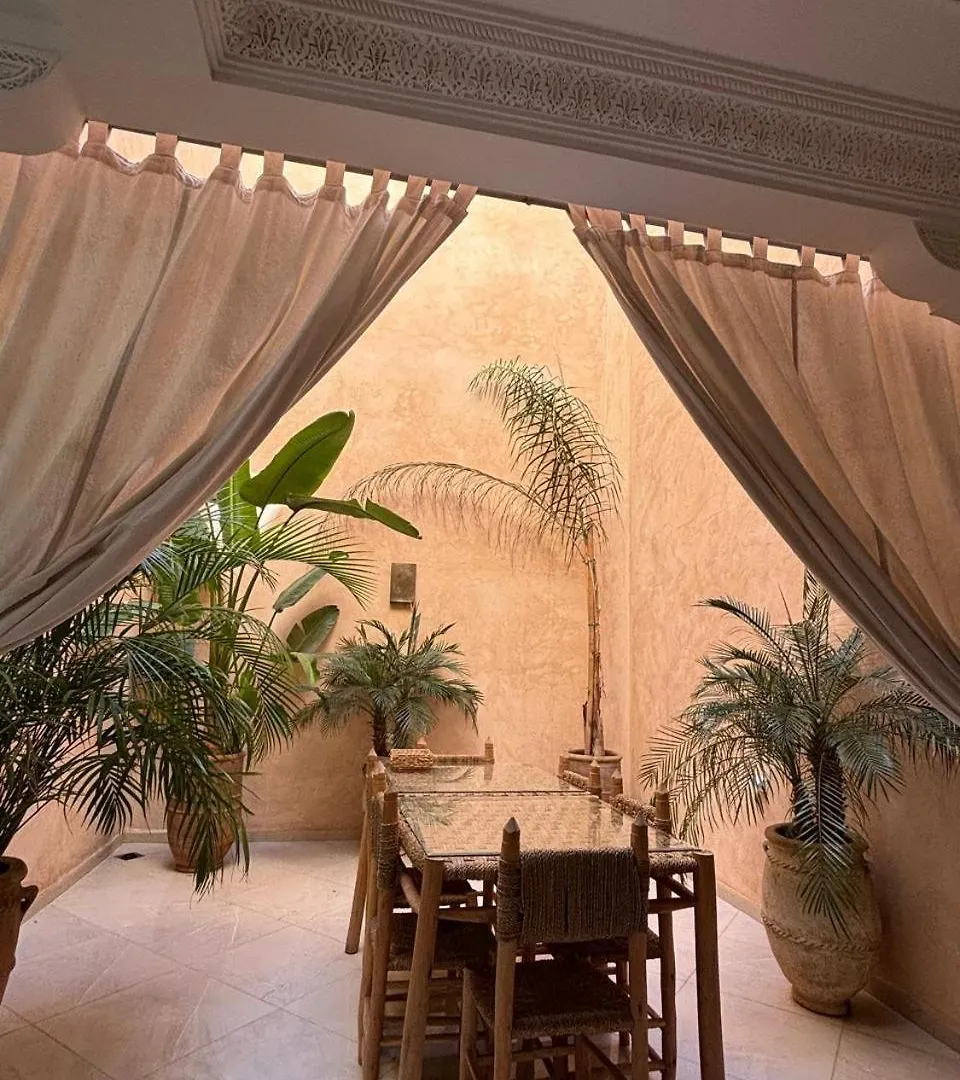 Riad L'Aeroport El Makina 모로코